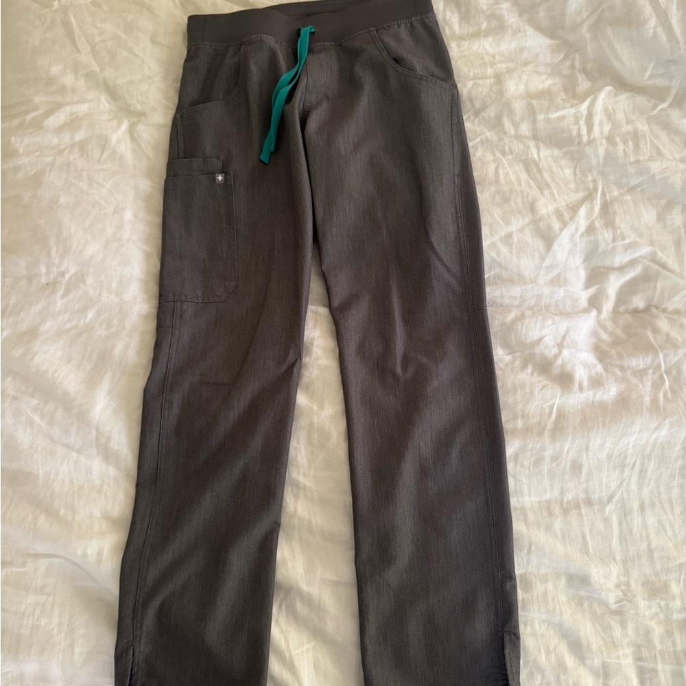 Figs Heather grey kade cargo scrub pants size s